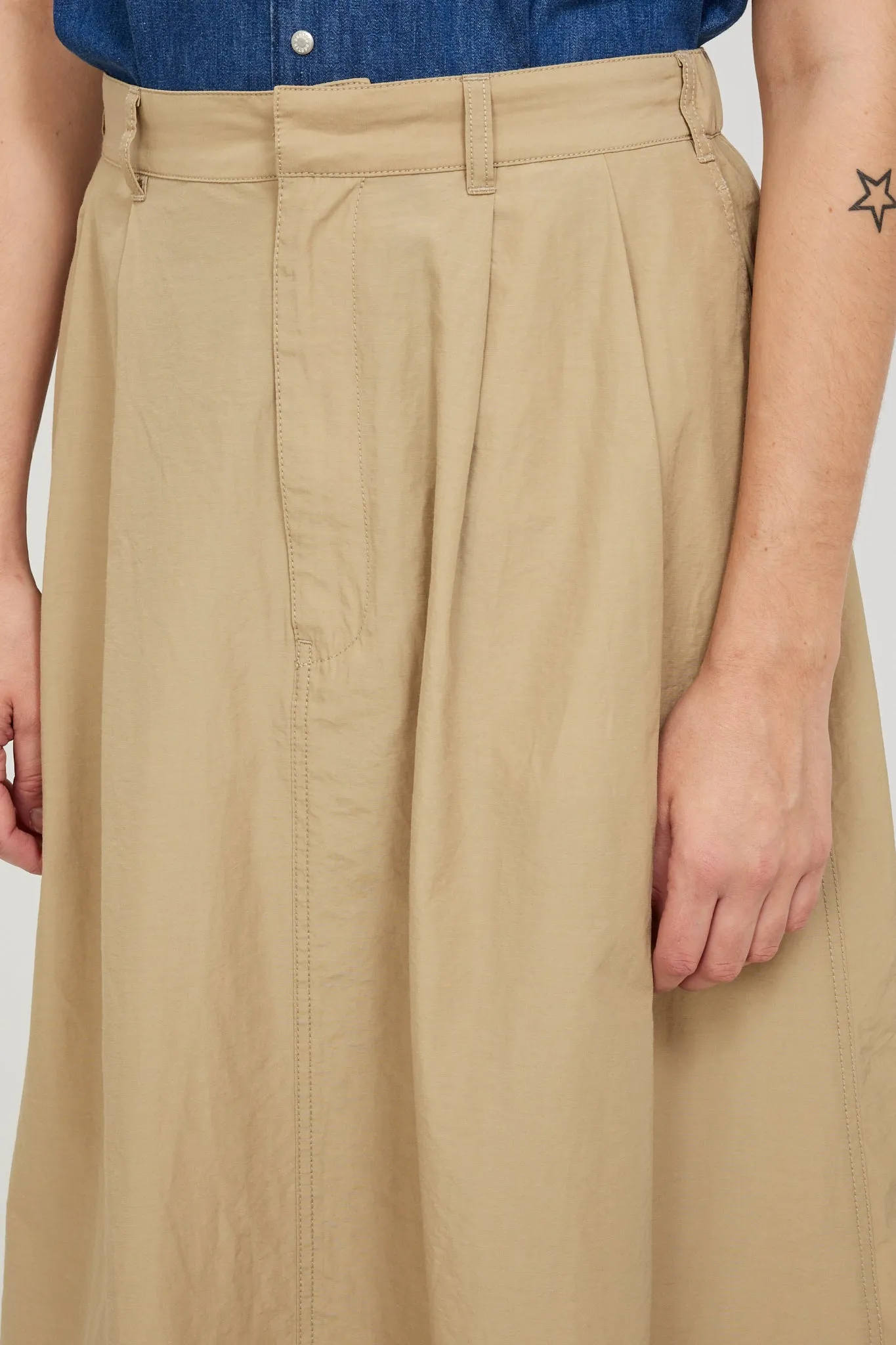 2 Tuck Skirt Beige