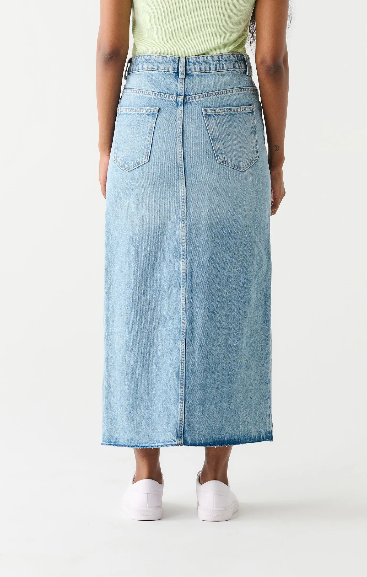 Dex Maxi Denim Skirt In Medium Blue Wash