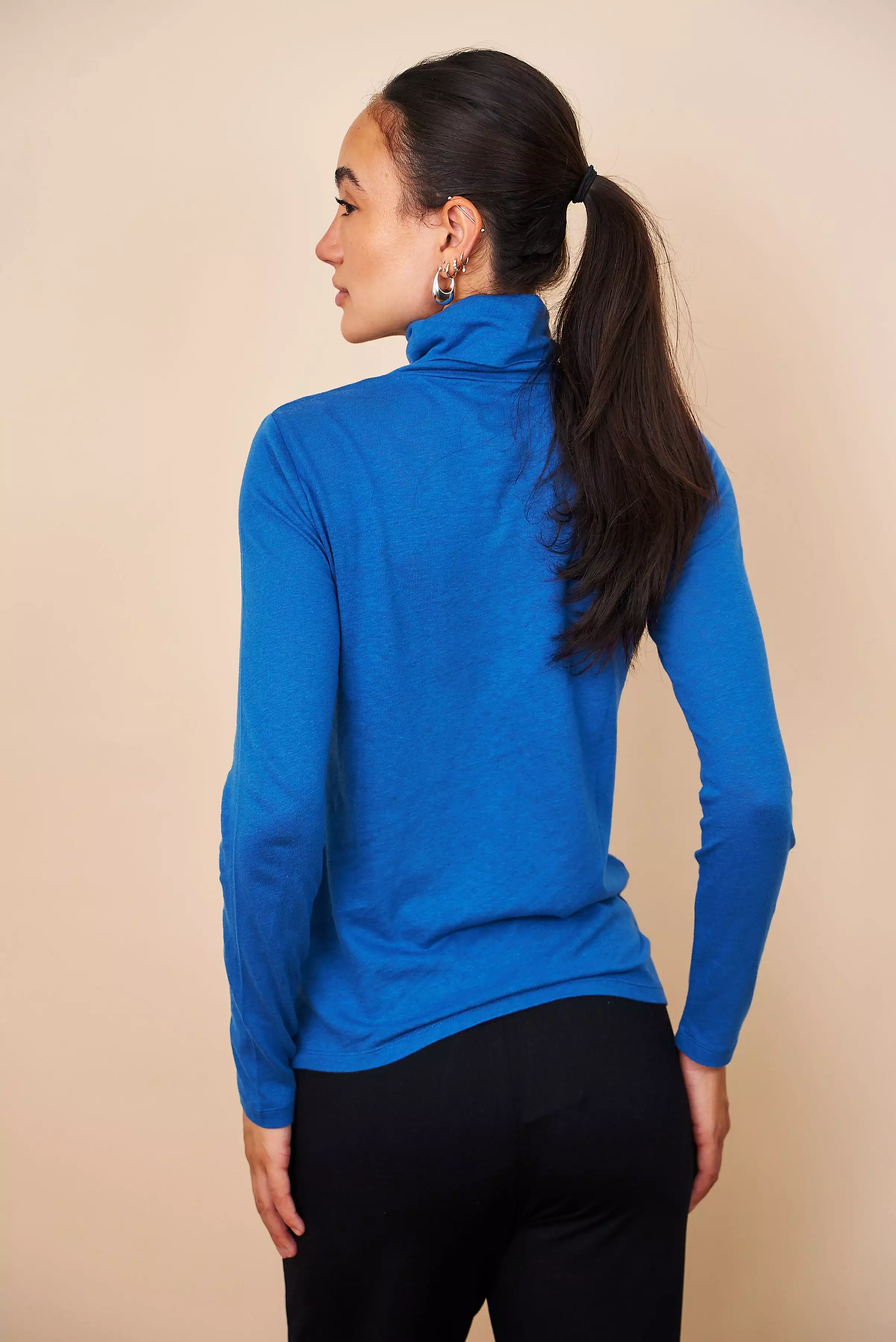 Majestic Cotton/Cashmere Long Sleeve Turtleneck in Bleu Roi/Royal Blue